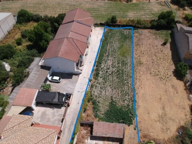 Reform house with 1,040 m² plot