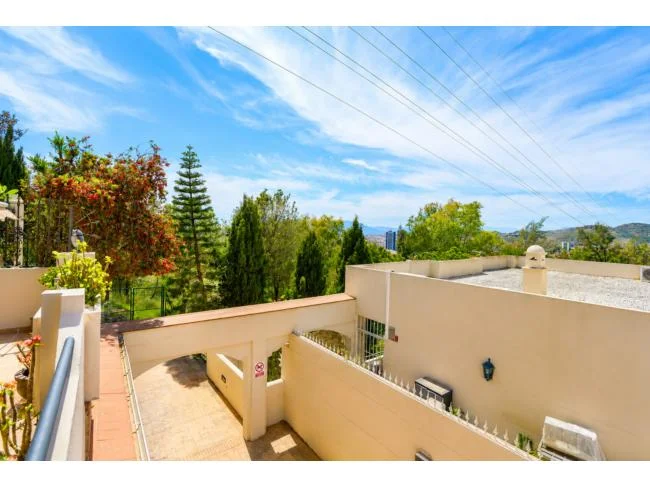 Casa de tres dormitorios con jardín privado