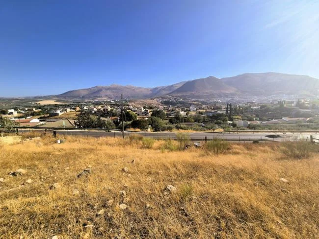 Finca rústica con parcela de 11.375 m²