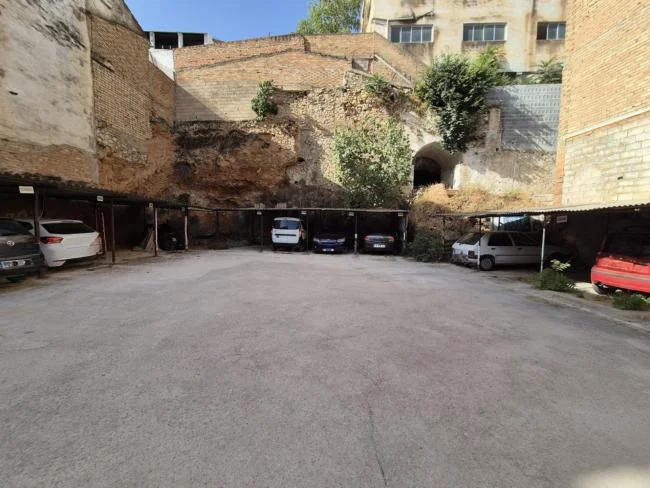 Developable Loja solar, 400 m²