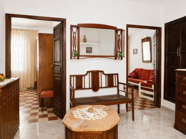 Casa amplia de tres plantas en Salar