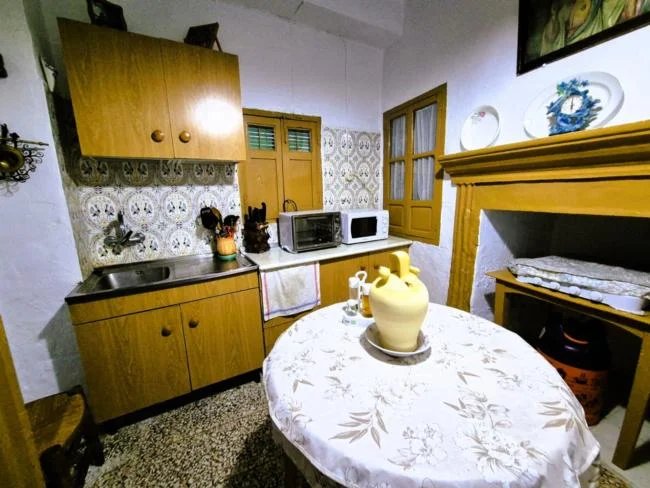 Casa de tres plantas en Zagra, 4 dormitorios