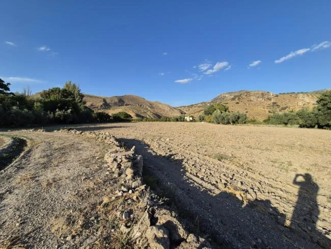 Finca rústica en Loja con apero