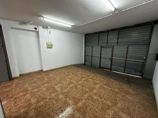 Central Manresa commercial unit, 147 m²