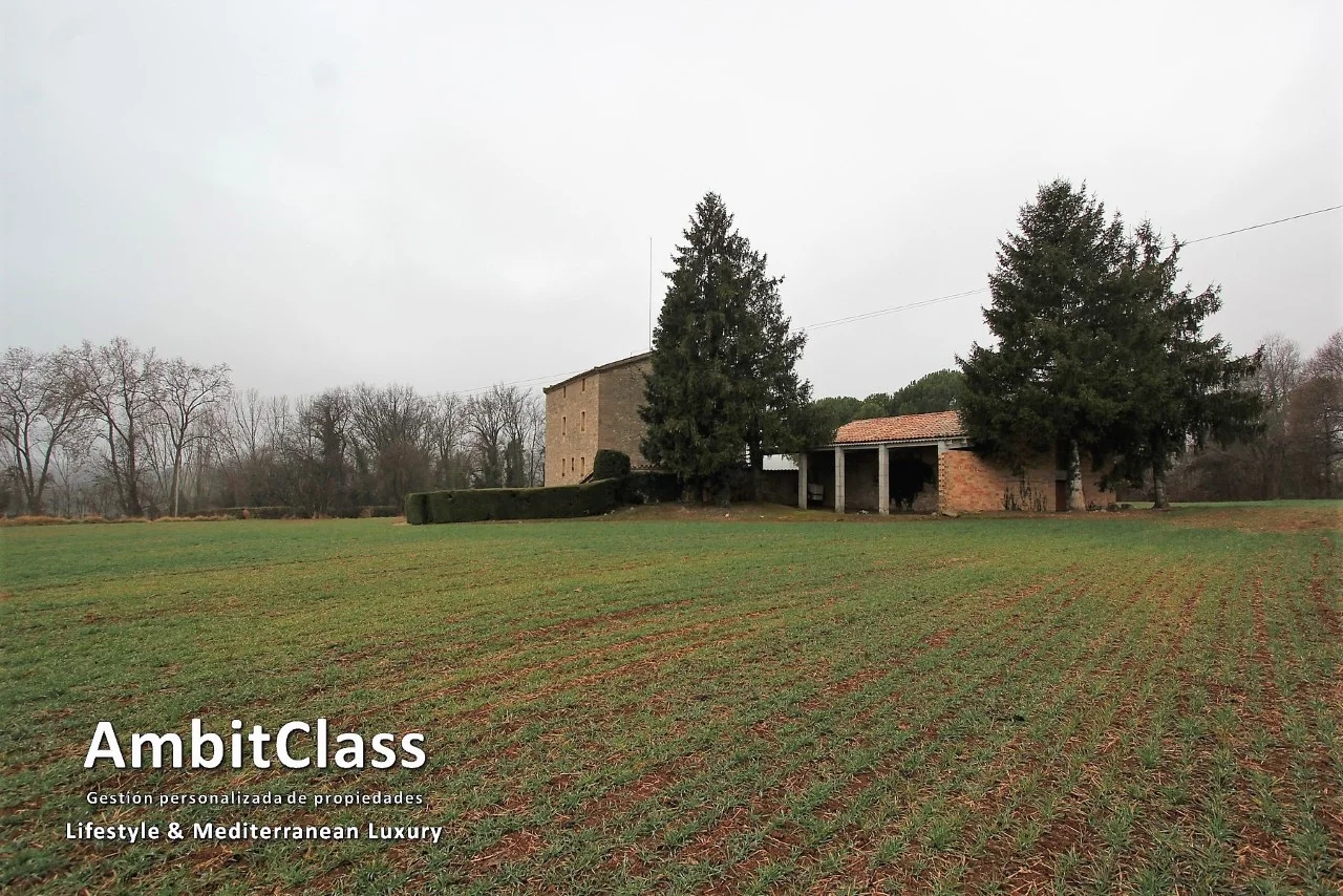 Masía histórica con 80.000 m² de terreno