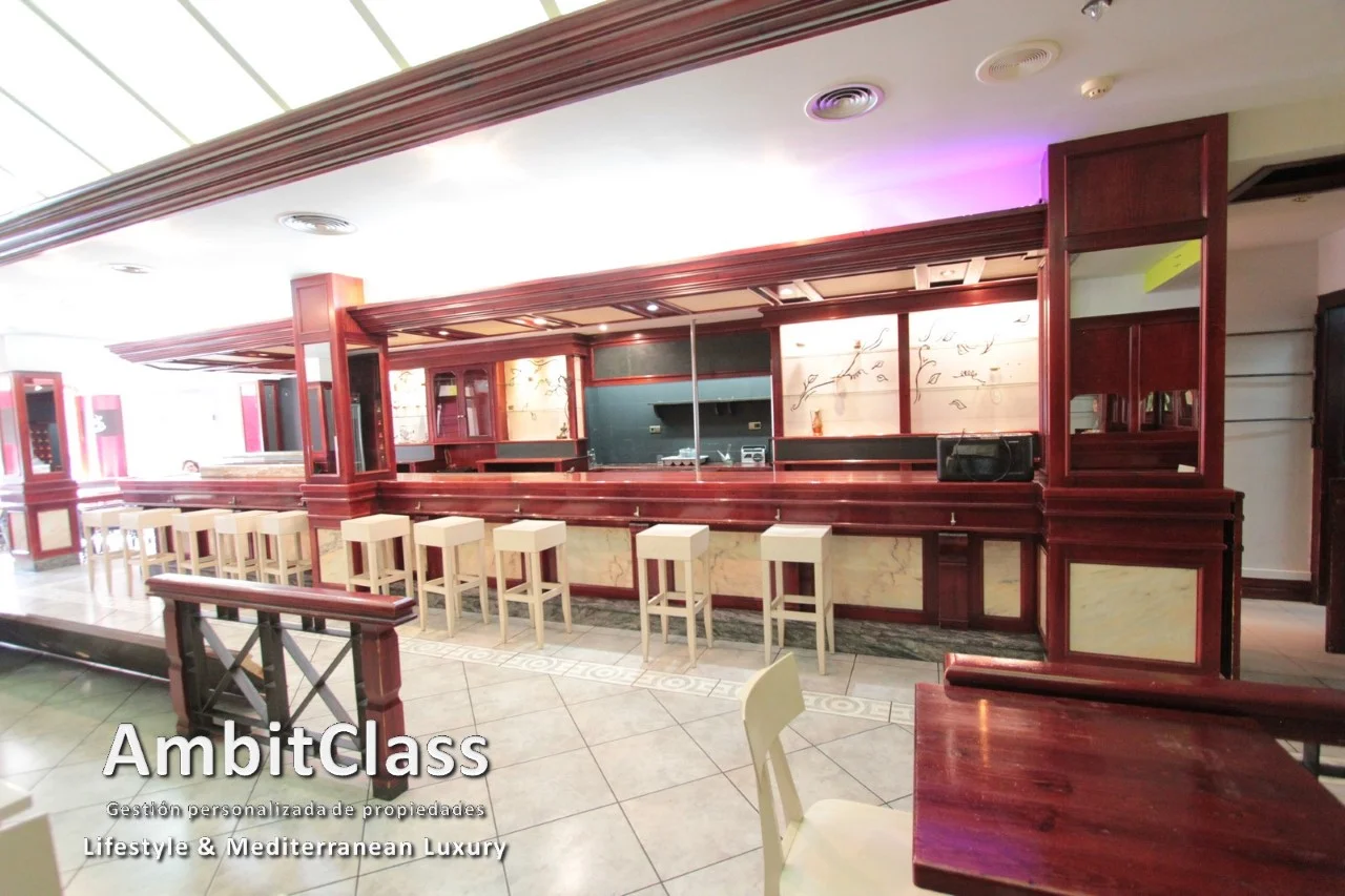 Local hostelero céntrico de 498 m² en Jaca