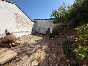 Alcuéscar house with four bedrooms
