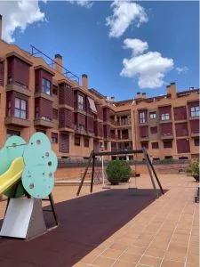 Piso de un dormitorio con piscina y garaje