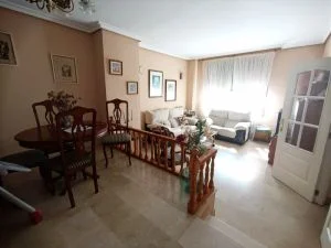 Adosado en Nuevo Cáceres, 4 dormitorios