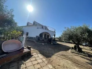 Casa de campo grande con 8 habitaciones