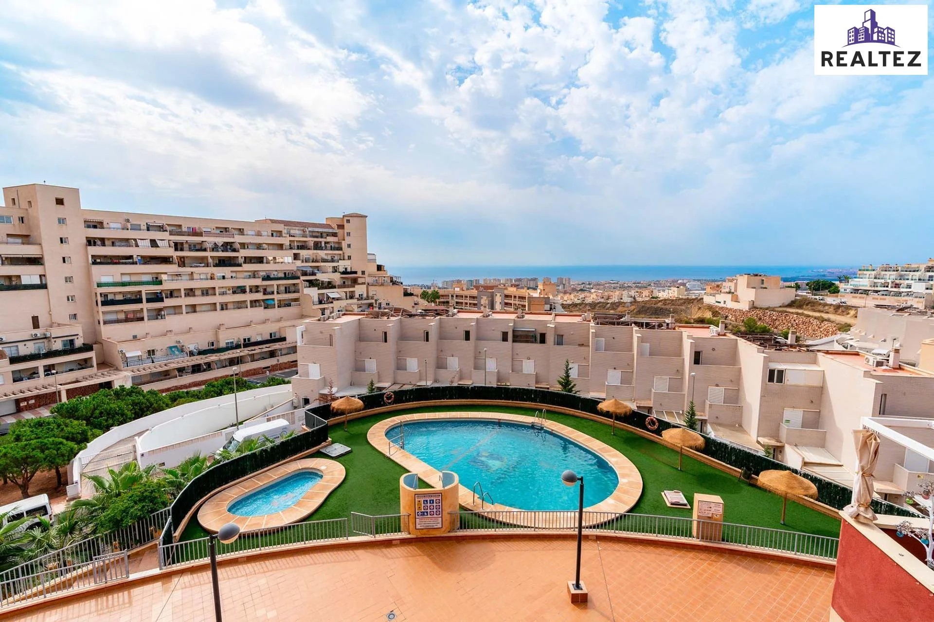 Bright Aguadulce flat with sea views