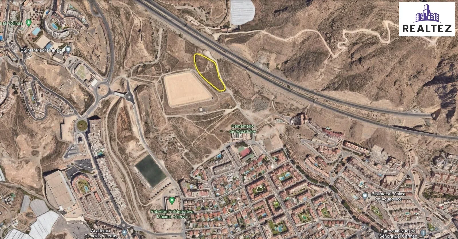 Parcela rústica en Aguadulce con vistas al mar