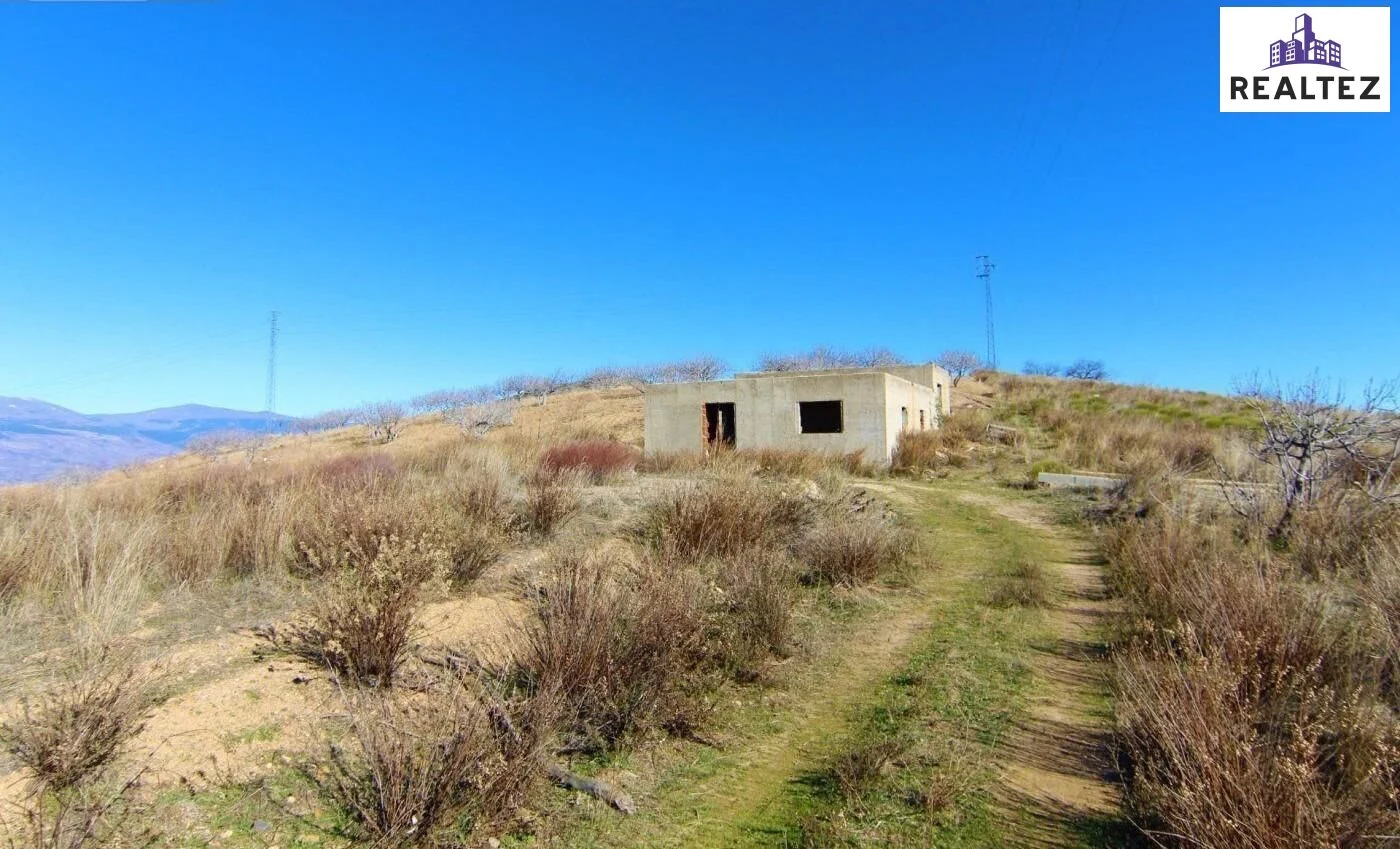 Farmhouse near Murtas with vast plot
