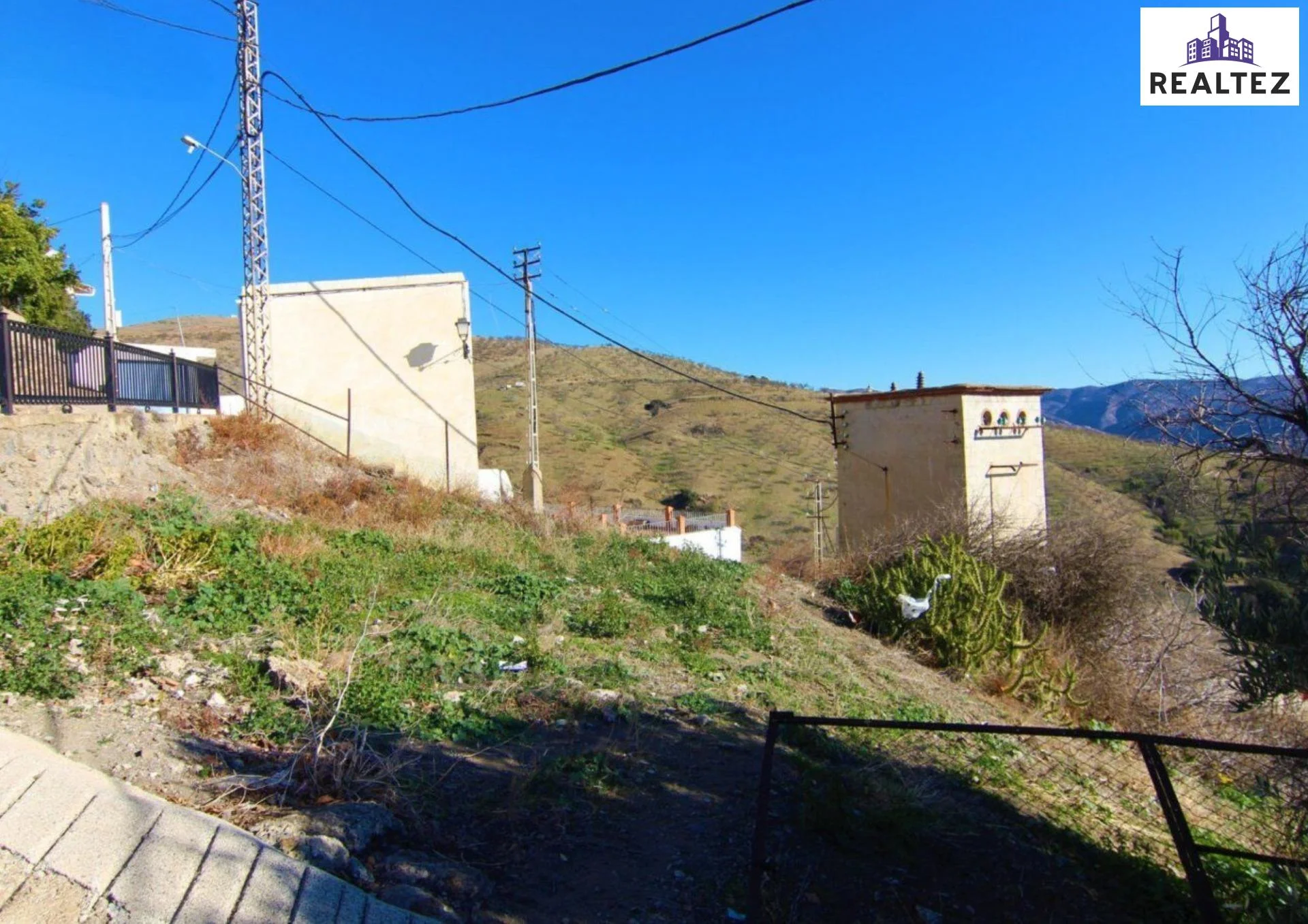 261 m² urban plot in Albondon