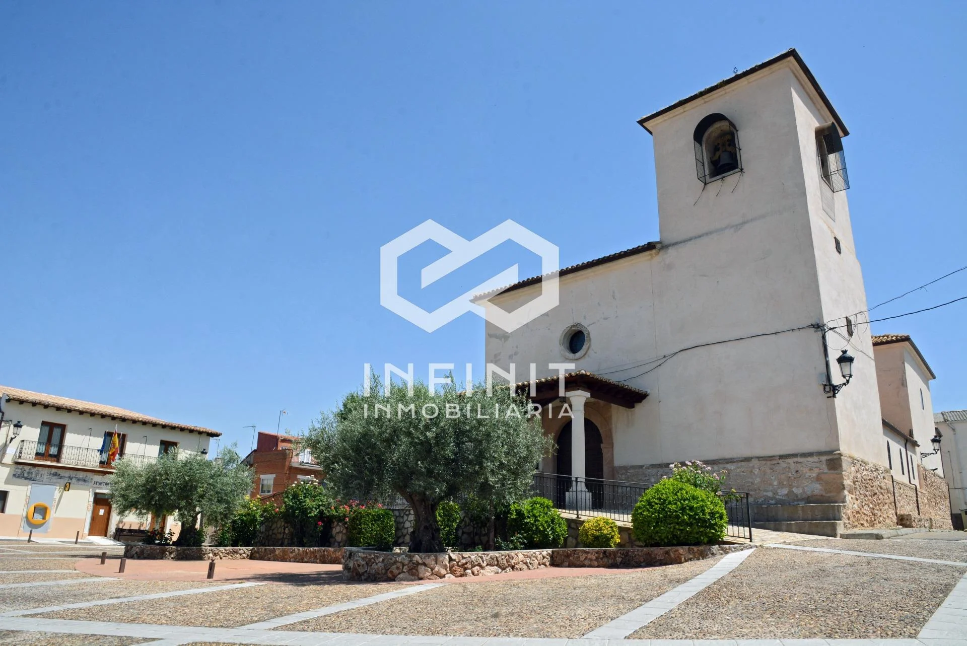 Casa de pueblo en Driebes, tres dormitorios