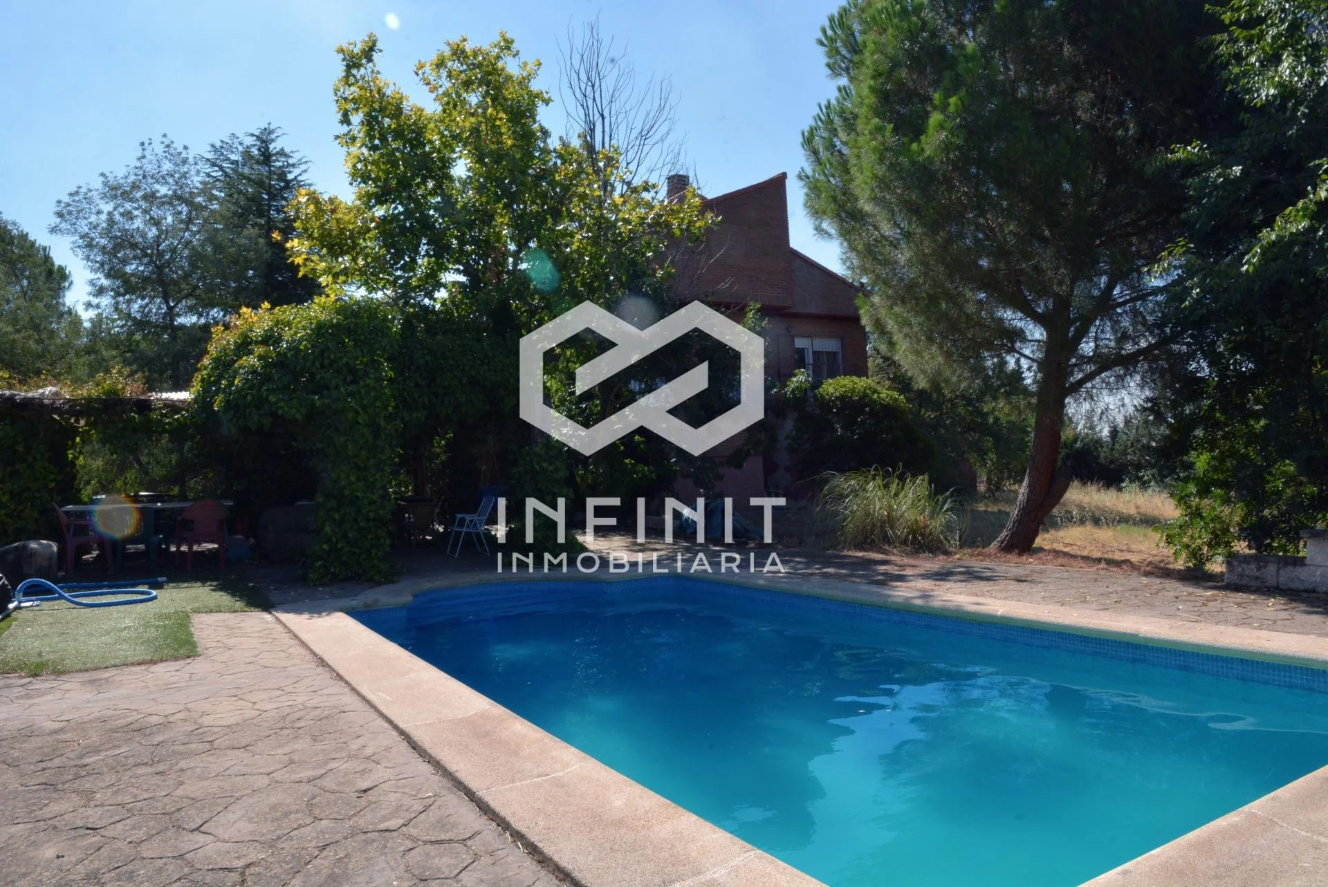 Chalet con piscina privada en 2.736 m²