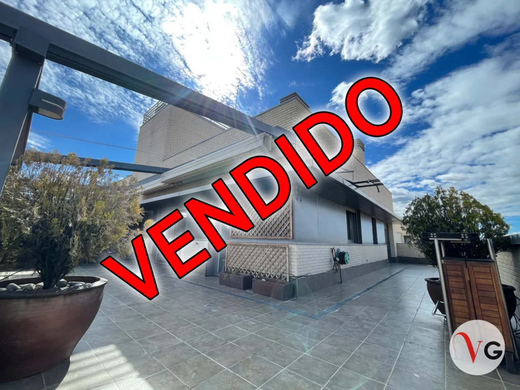 Ático panorámico con terraza de 82 m²