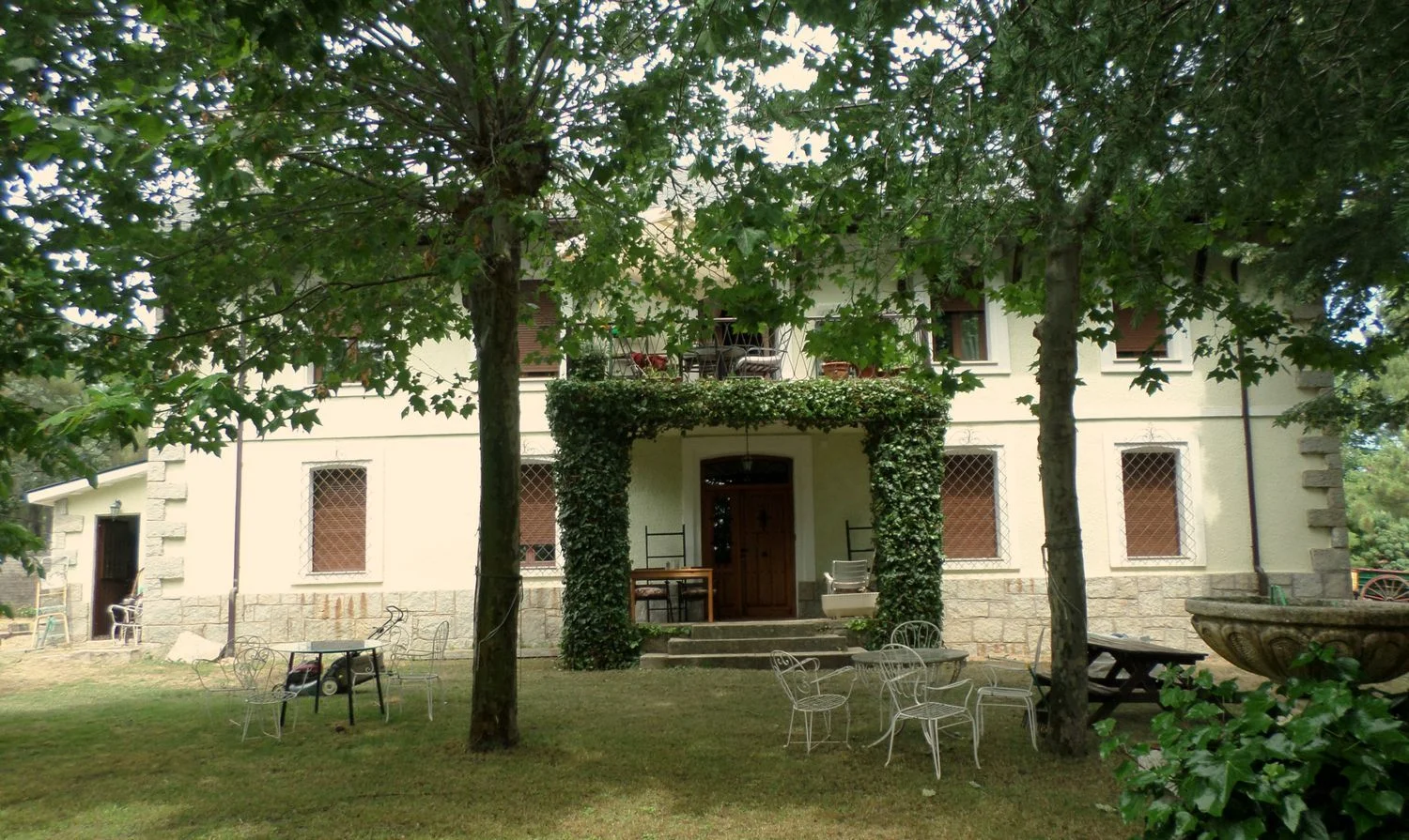 Chalet reformado con 8 dormitorios
