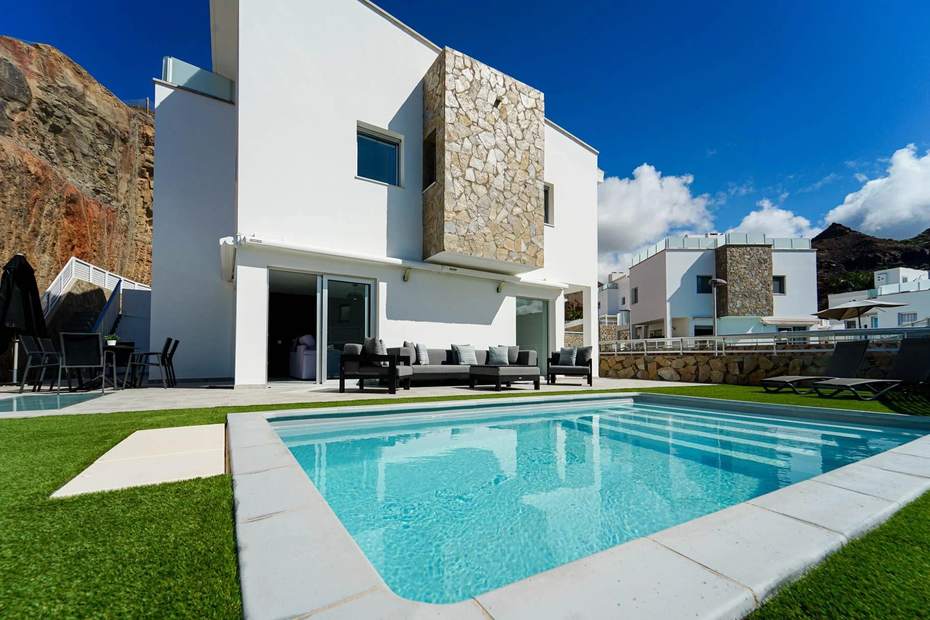 Villa orientada al sur con piscina privada