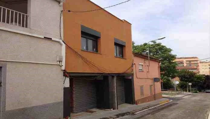 Gran piso sin terminar en Montbui