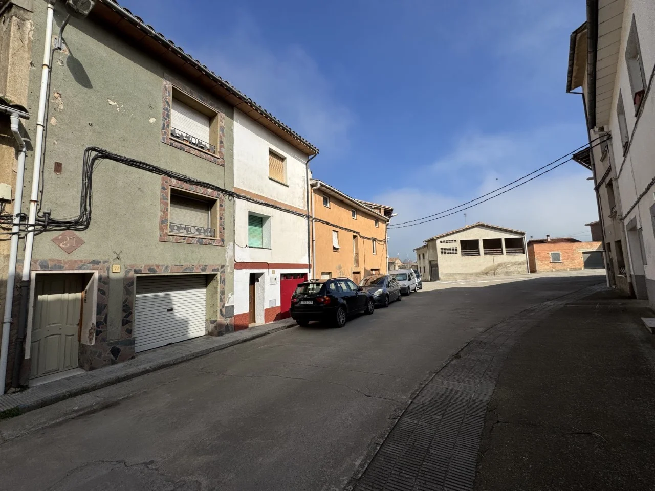 Casa adosada ocupada cerca de Roda de Ter