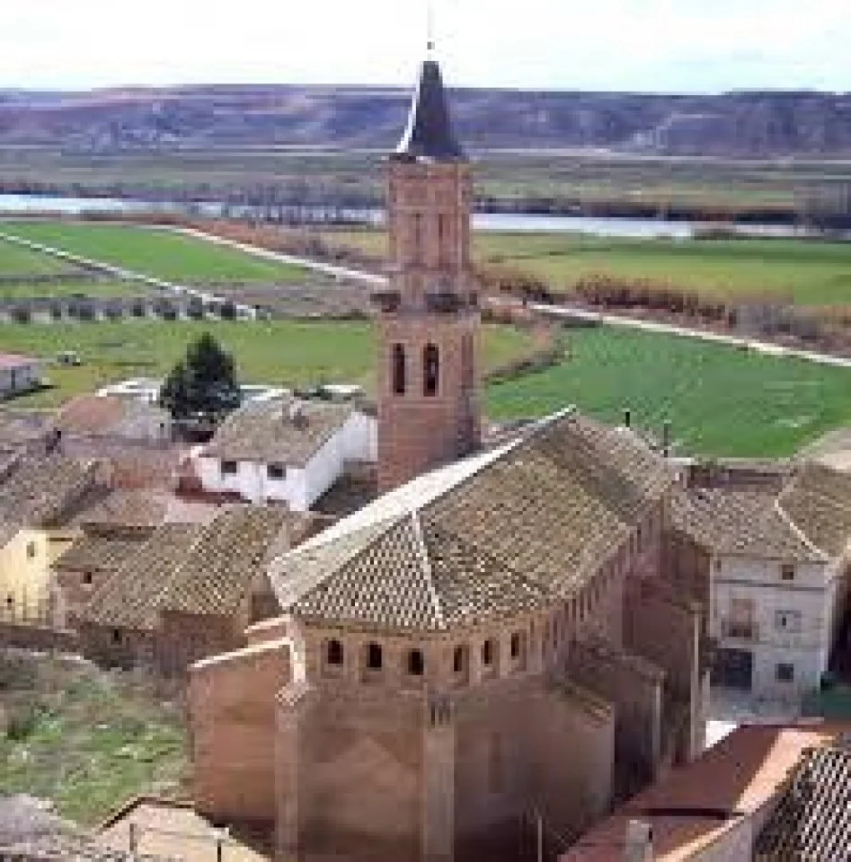 Rural three-bedroom house in Velilla