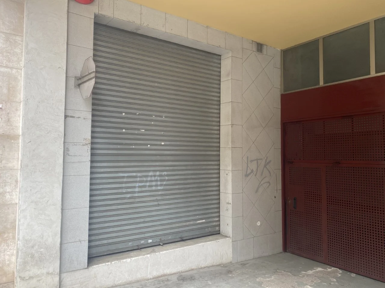 Large Manresa commercial unit, 1,075 m²