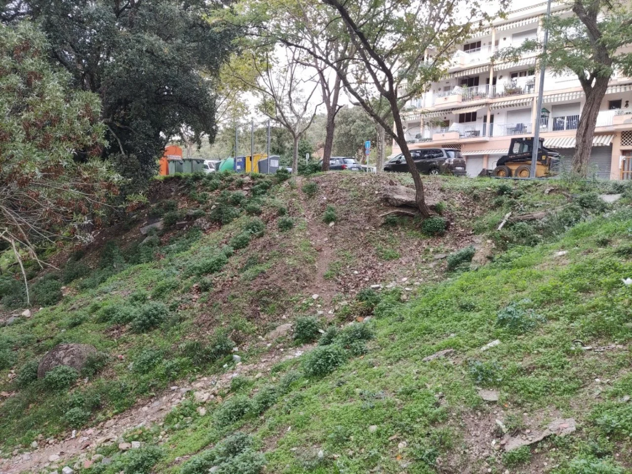 Parcela urbana cerca de la frontera francesa