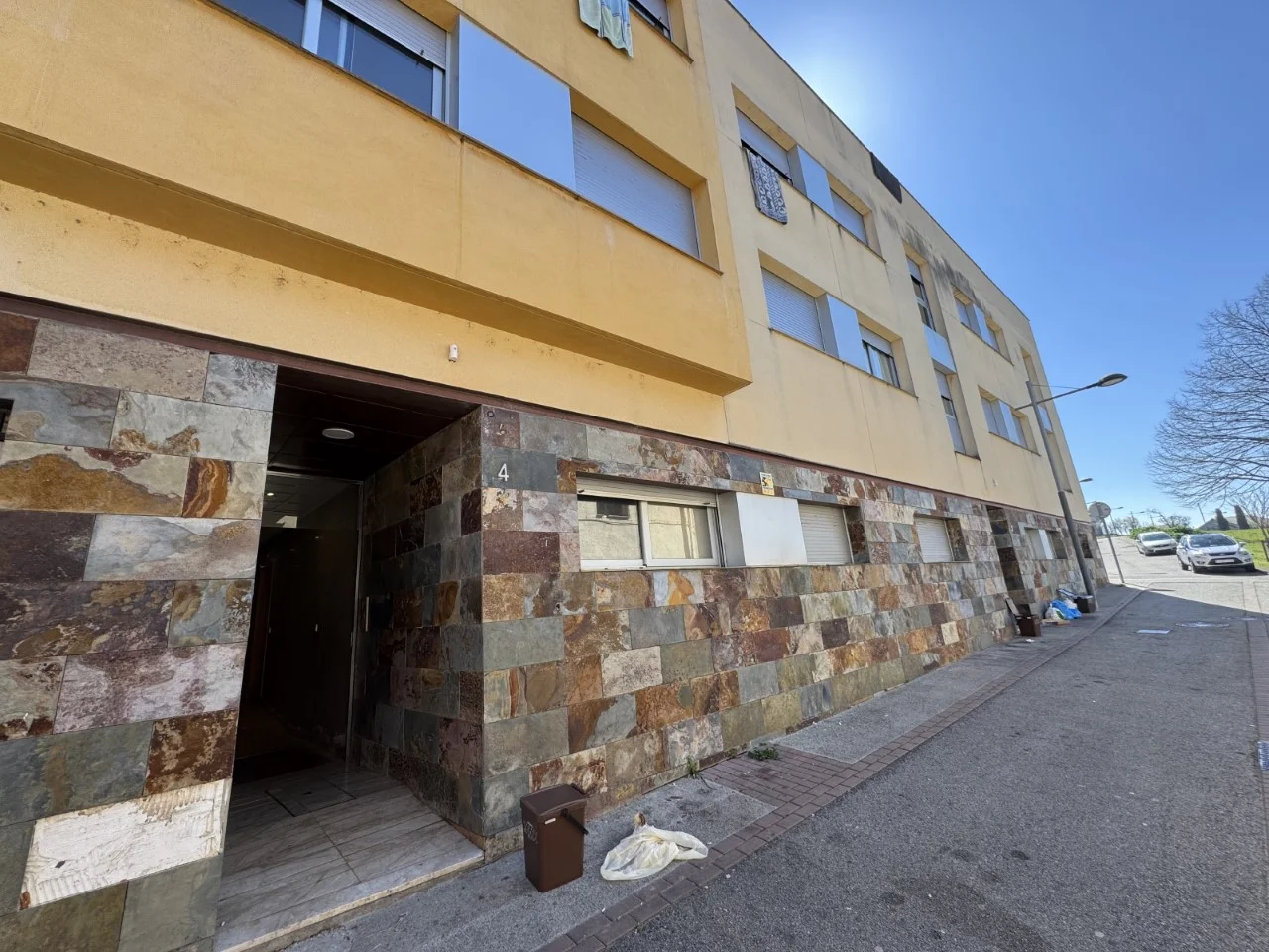 Piso tríplex ocupado en Roda de Ter