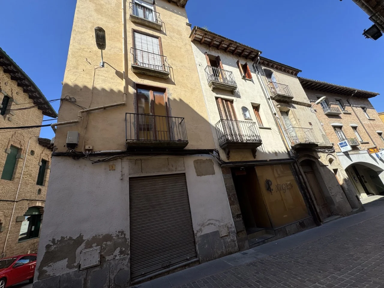 Triplex de cuatro dormitorios en Roda de Ter