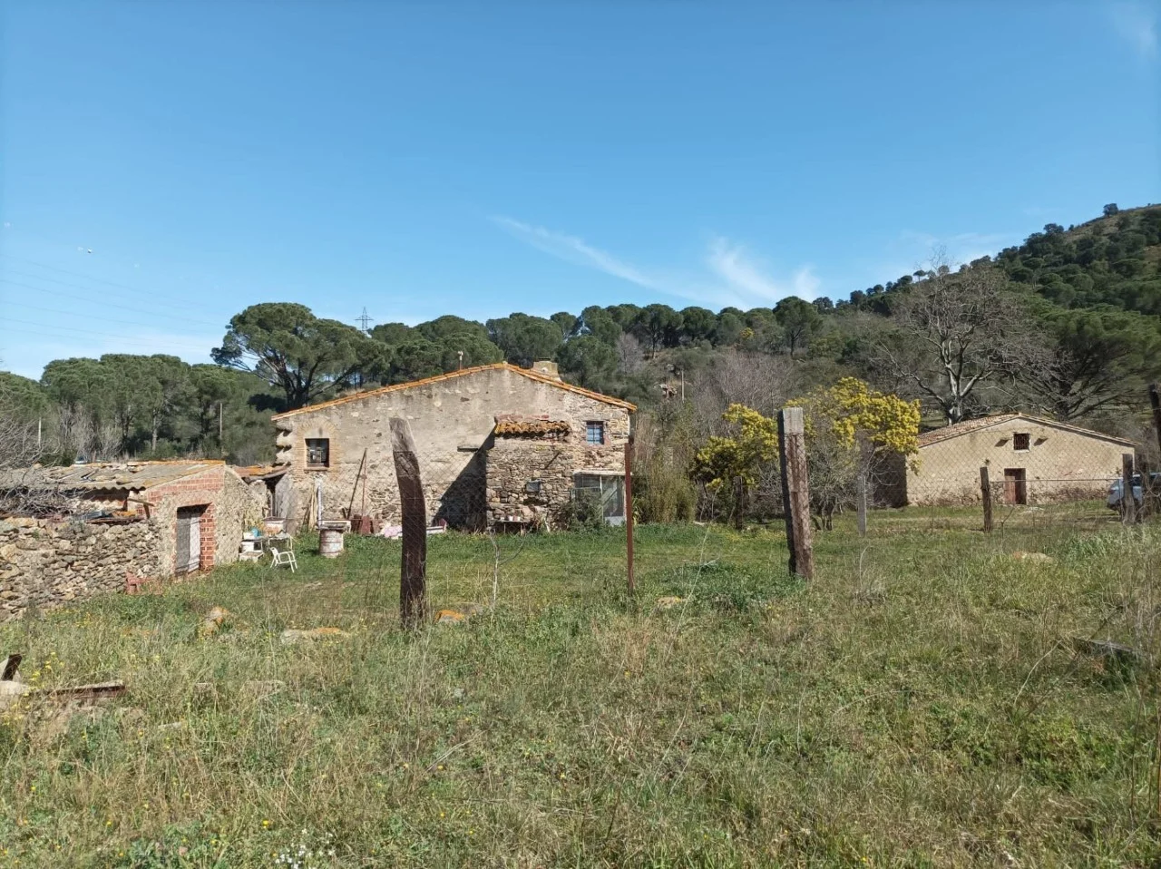 Rural masia with extensive agricultural land
