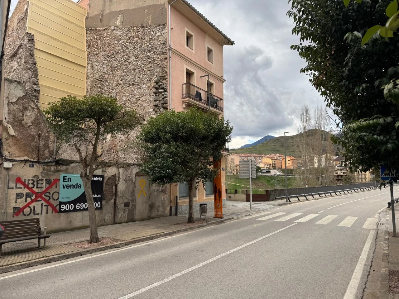 Solar residencial urbano con 105 m² edificables