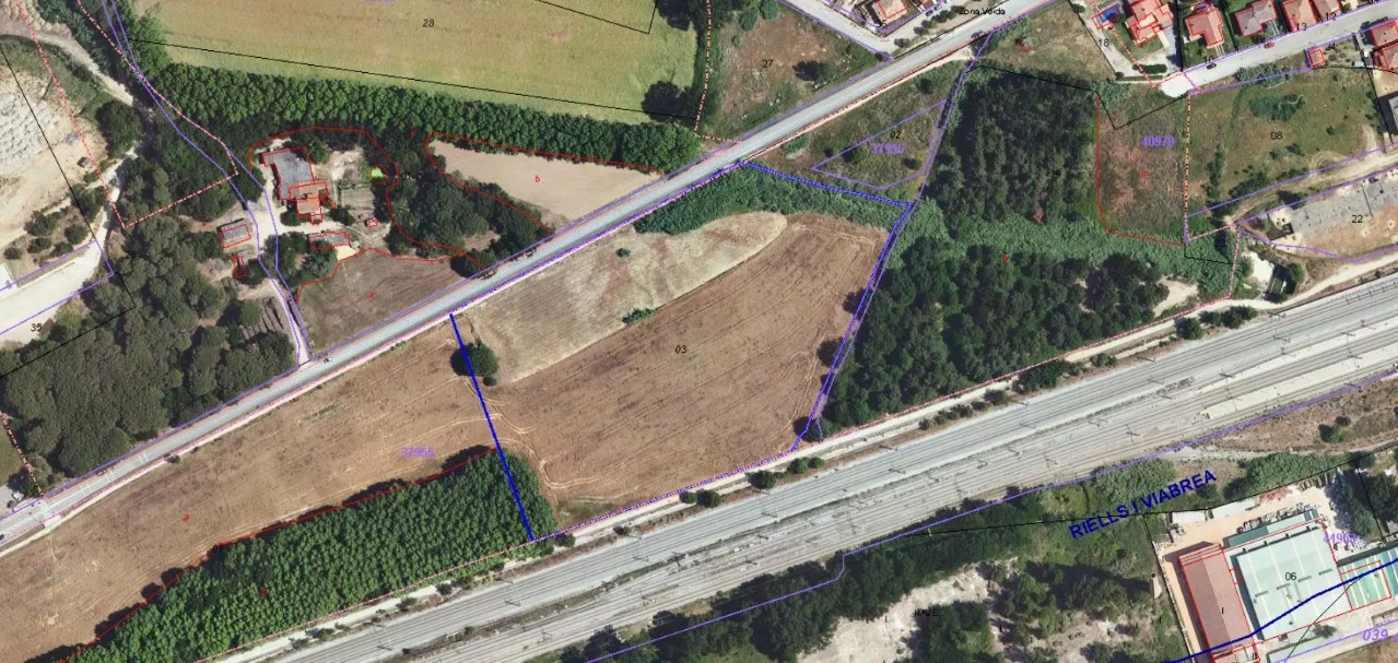 Parcela urbanizable en Riells con 9.749 m²