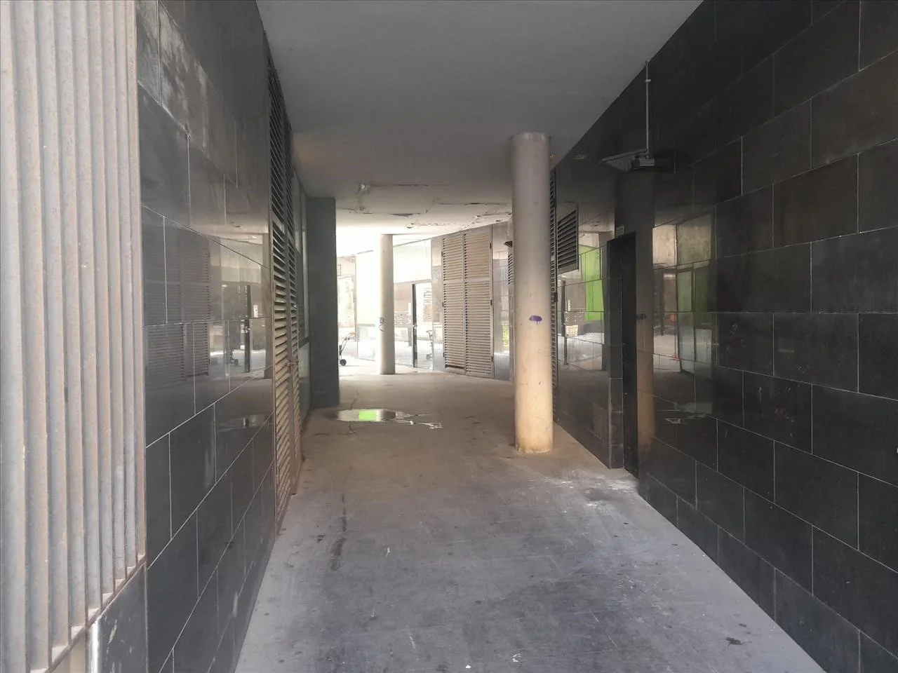 Edificio ocupado de 1.650 m²