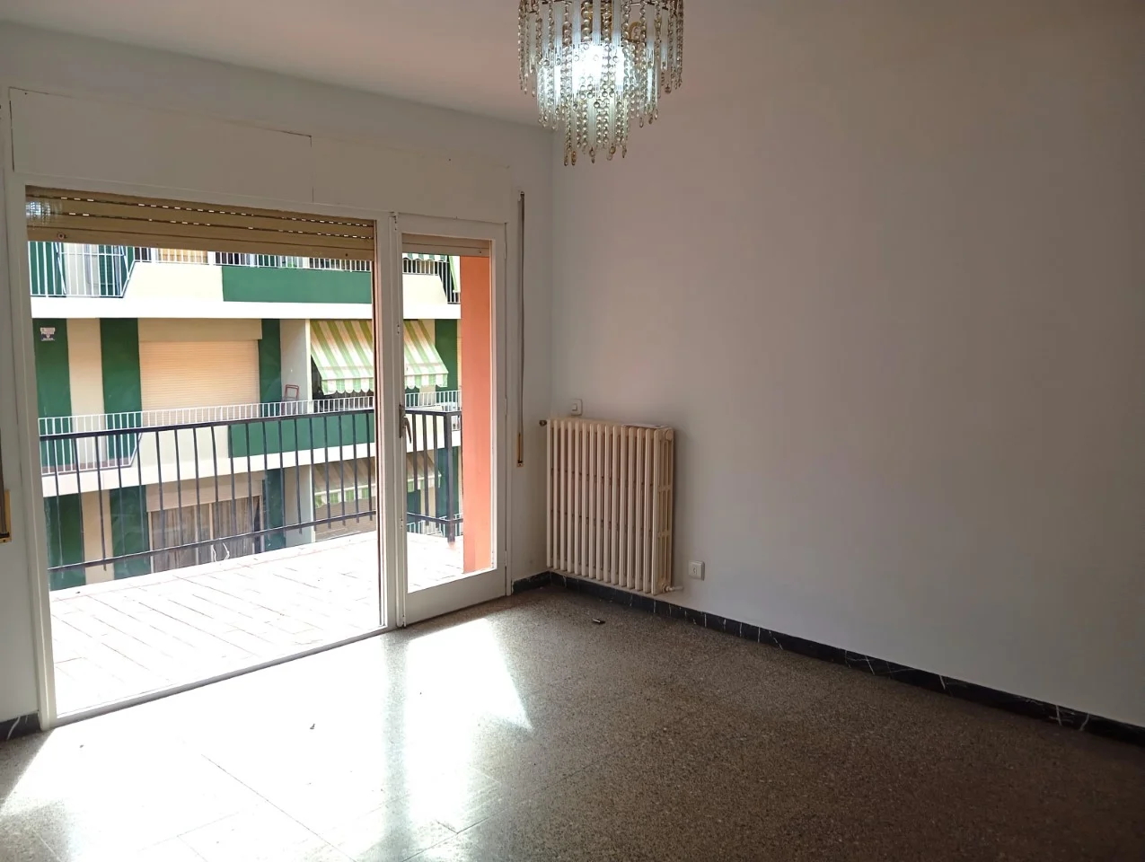 Piso de cuatro habitaciones en Figueres