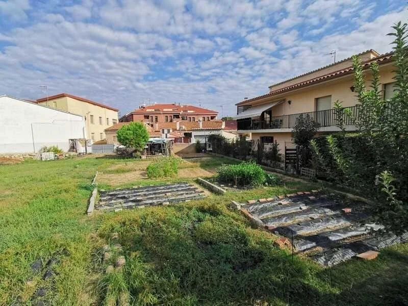 Solar urbano en Riells, 2.004 m² edificables