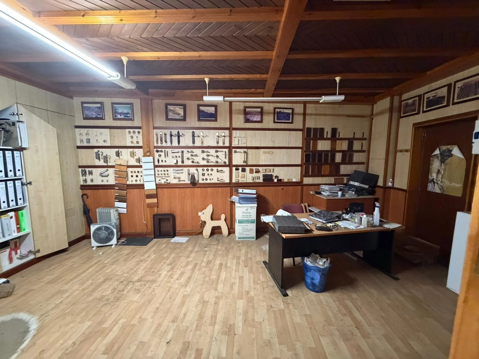Industrial unit in Pelagatos, 863 m²
