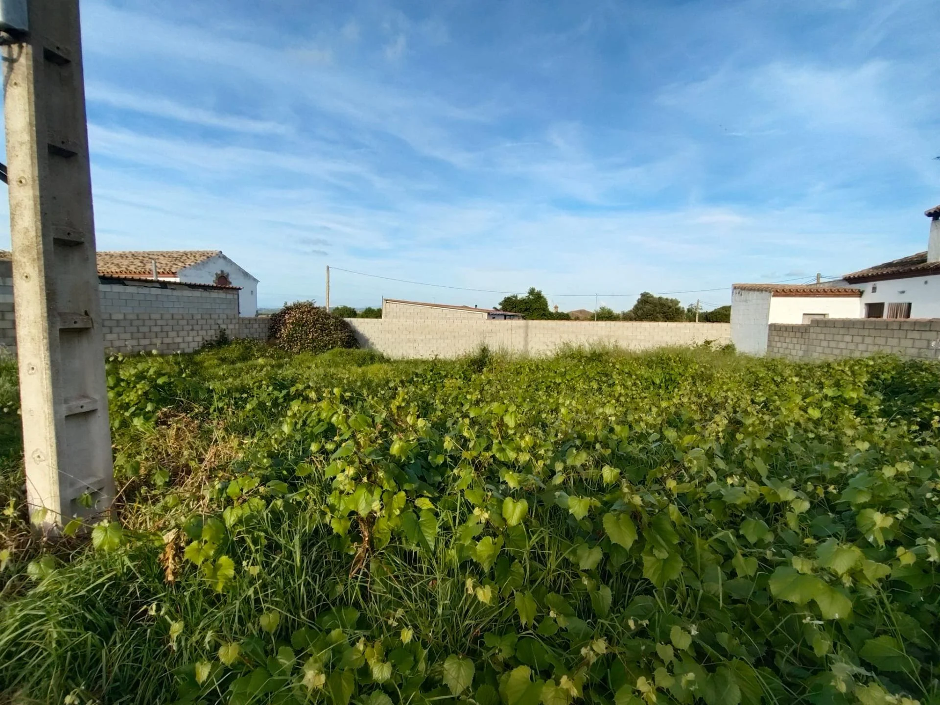 Terreno rústico con 431 m² construidos