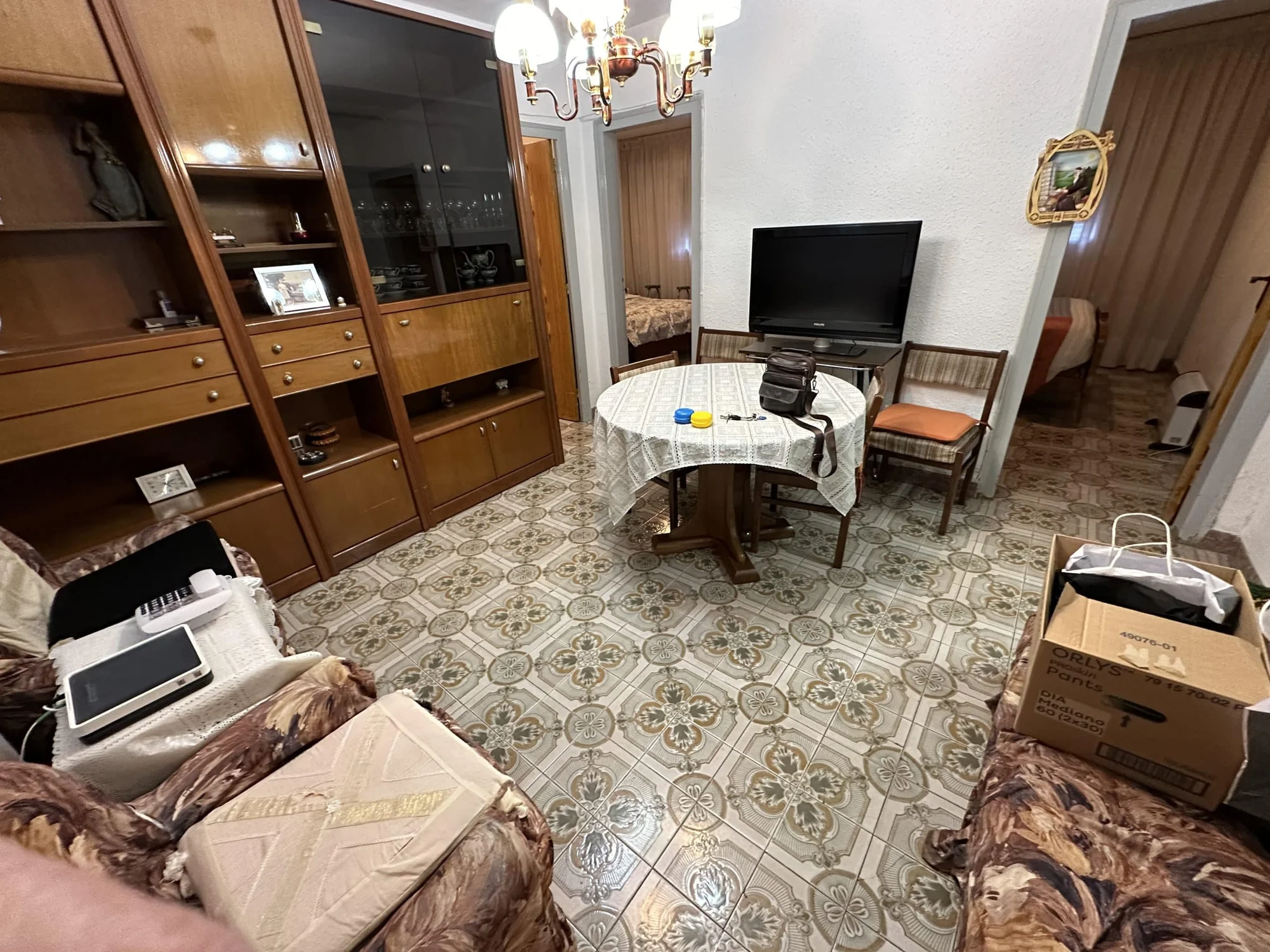 Piso luminoso en planta baja, tres habitaciones