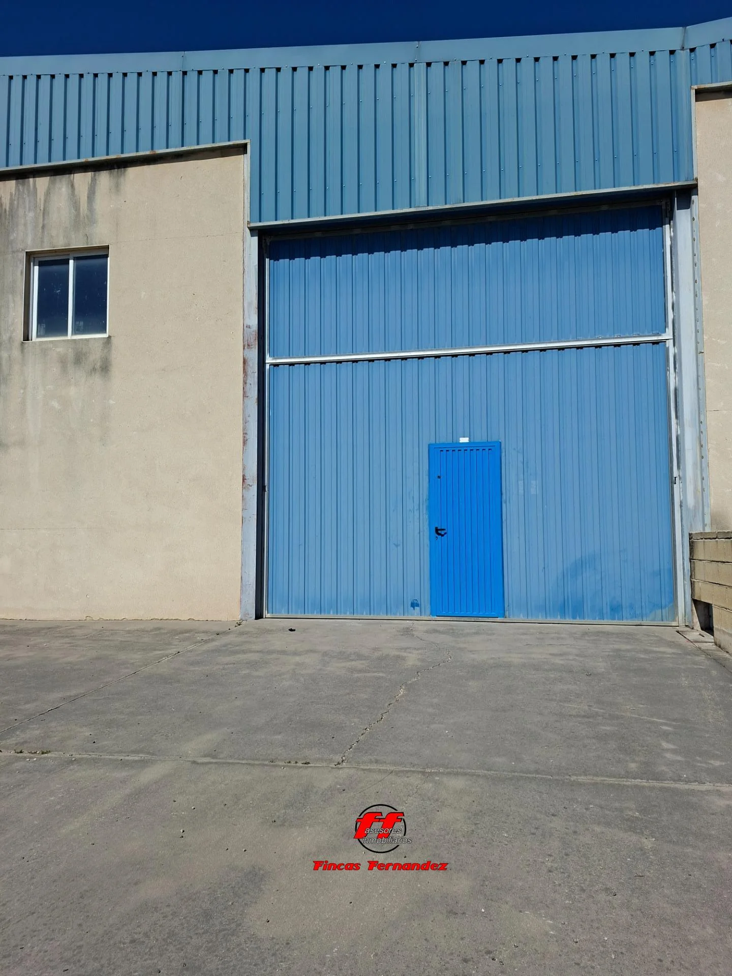 Semi-new industrial unit, 166 m²