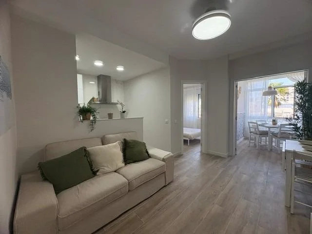 Refurbished Barcelona flat, three bedrooms