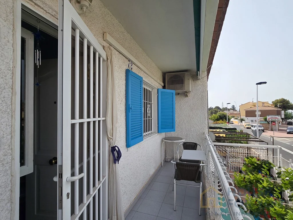 Beachside first-floor bungalow, 2 bedrooms