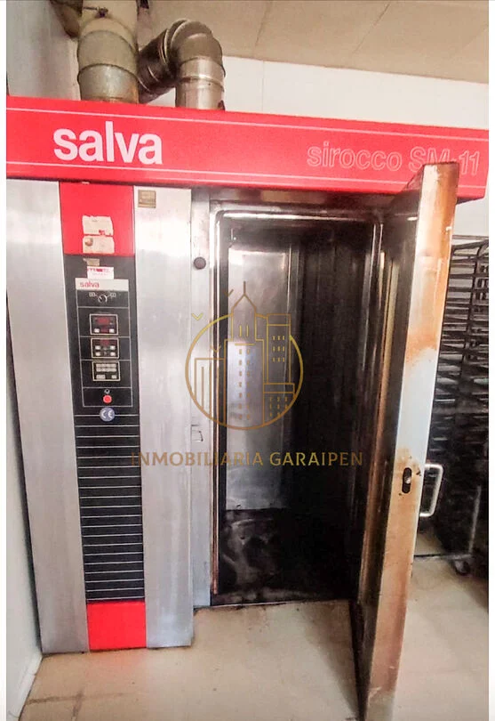 Food-ready commercial unit in Olite
