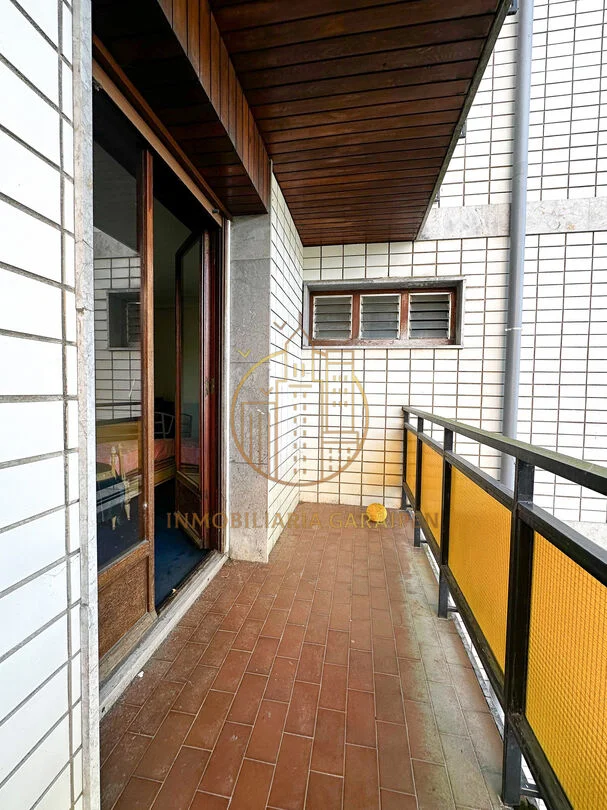 Amplio piso en Irura, cuatro habitaciones