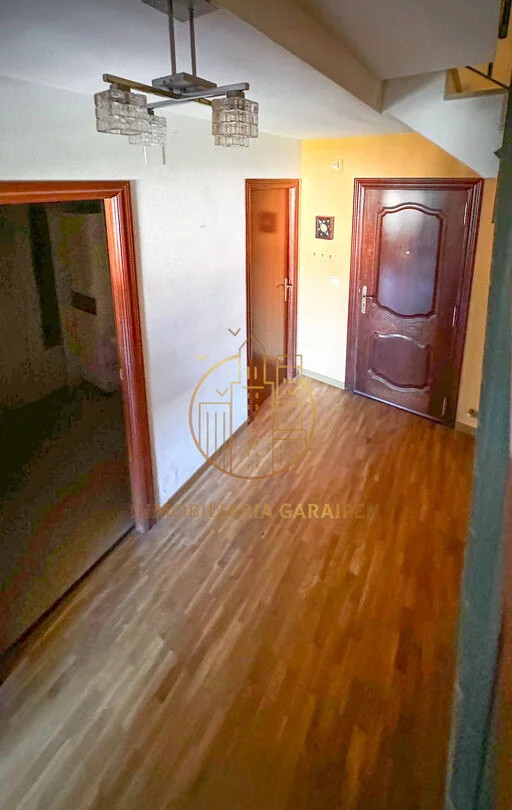 Spacious duplex with terrace, three bedrooms