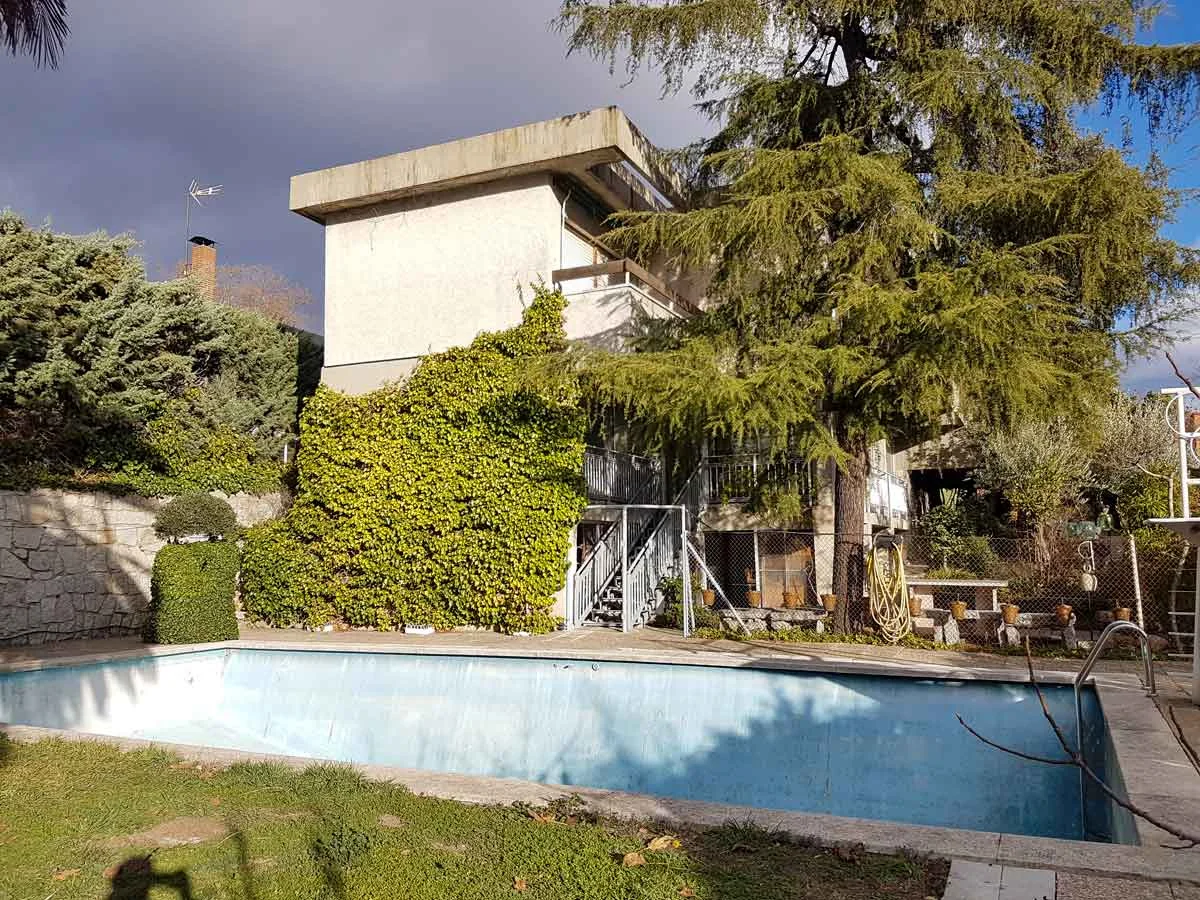 Renovation chalet with 842 m² plot