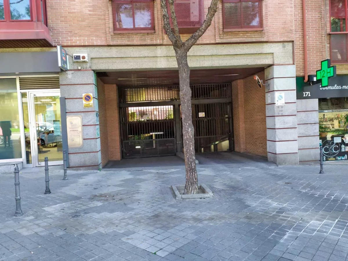 Garaje de 23 m² en Madrid cerca del transporte