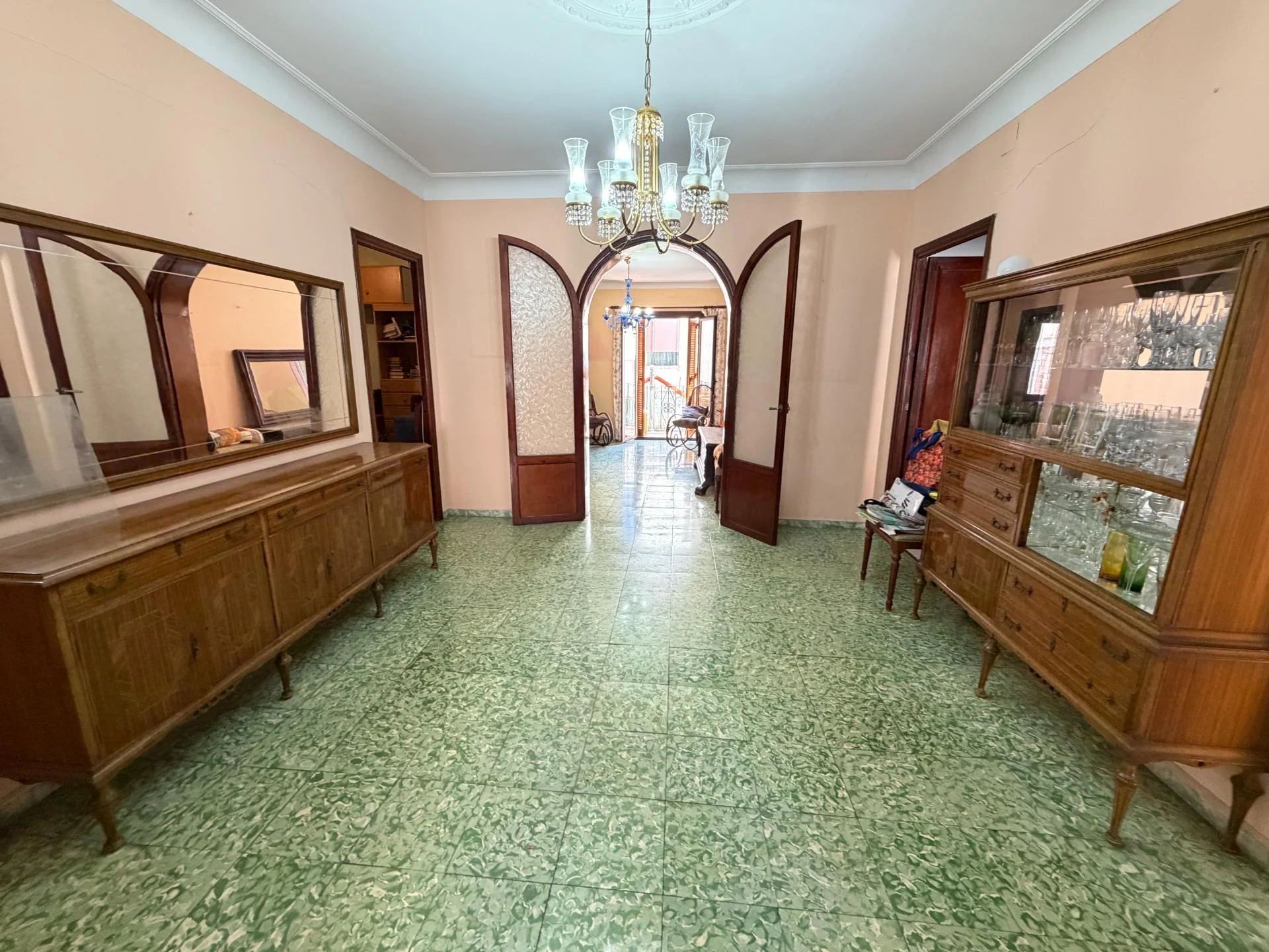 Piso para reformar con dos terrazas