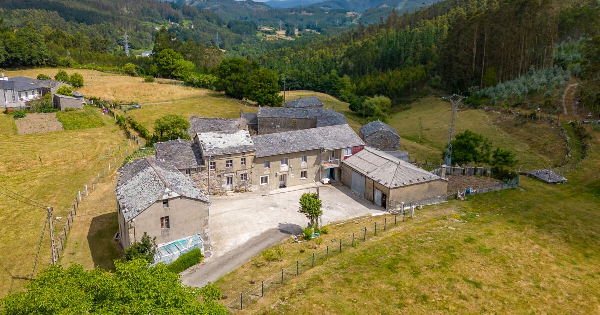 Complejo rural cerca de Viveiro, 681 m²