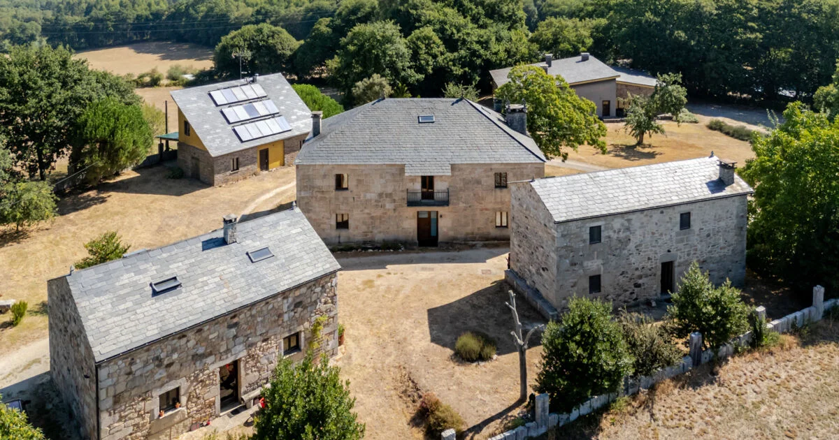 Complejo hotelero rural reformado en Friol